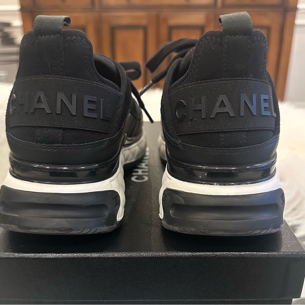 CHANEL Black & White Quilted Sneakers with Gold CC Charm size 37.5 - Picture 6 of 13